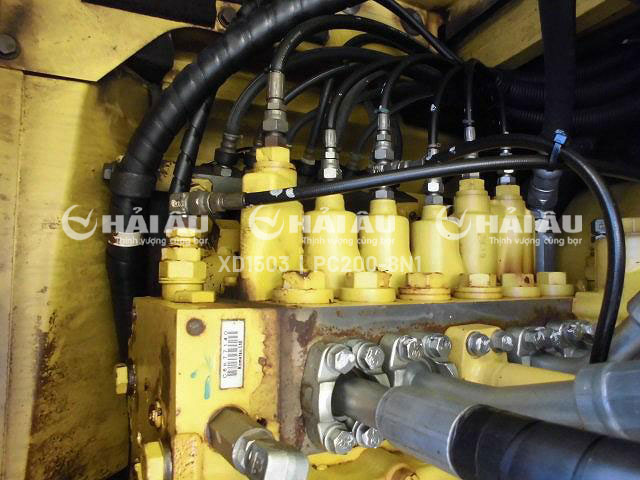 Máy Xúc Đào Bánh Xích Cũ KOMATSU PC200-8N1 (3)