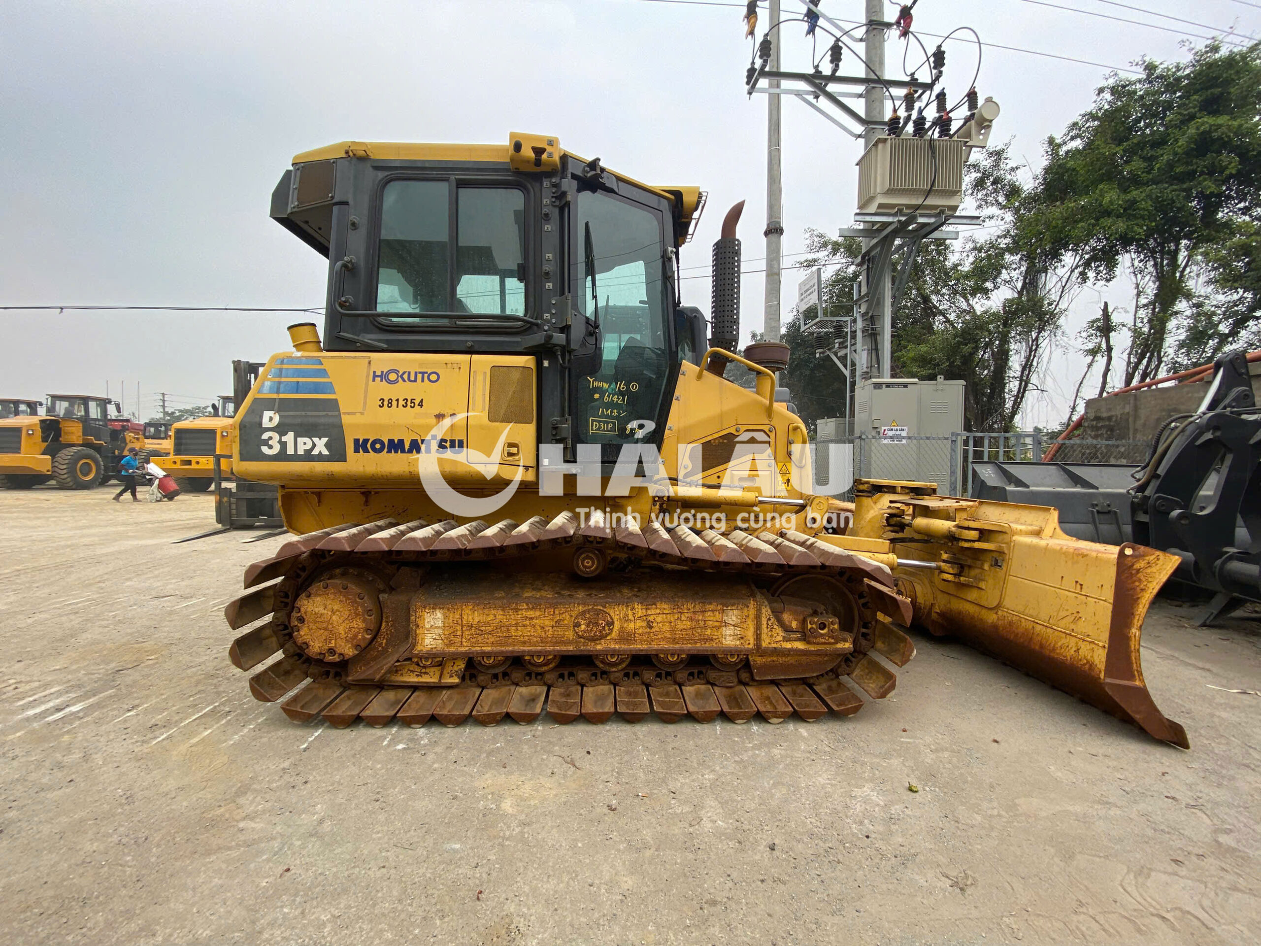 Máy ủi cũ KOMATSU D31PX-22 (2)