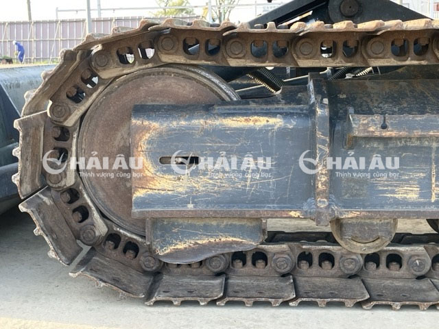 Máy xúc đào cũ KOBELCO SK135SR (3)